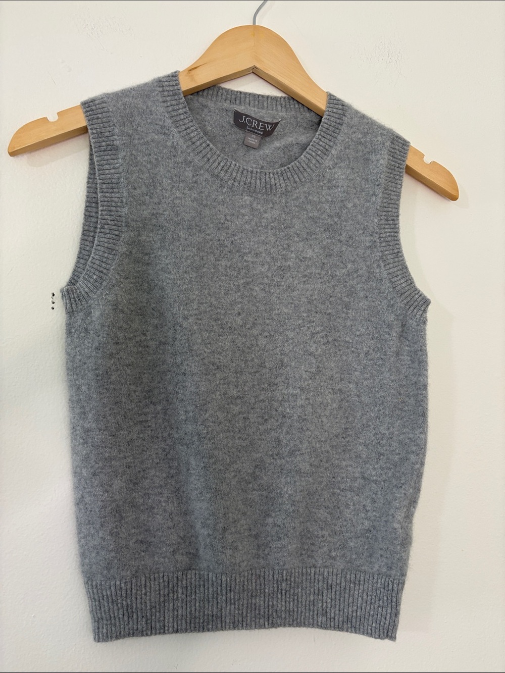 J. Crew Cashmere Sweater Vest Gray Crew Neck Preppy Quiet Luxury Old Money XS
